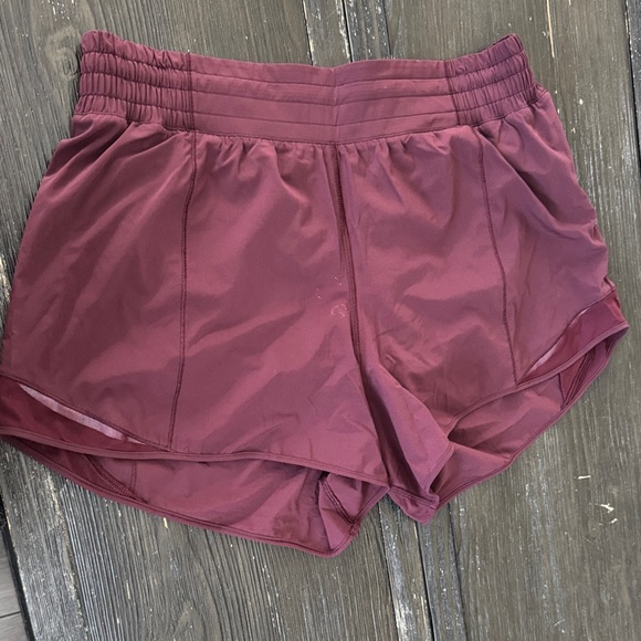 Lululemon Hotty Hot High-Rise Lined Short 4” size 14 Garnet - Picture 1 of 10